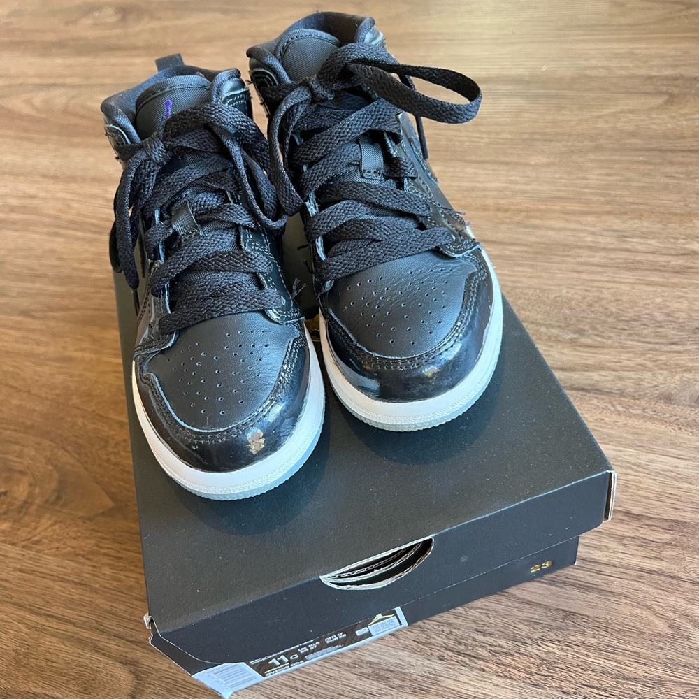 Jordan 1 Mid SE 11C